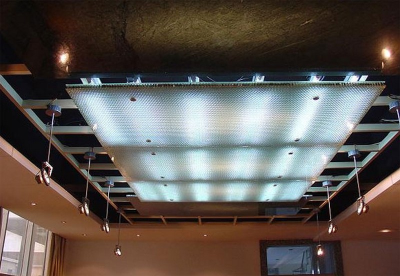 стеклянный потолок с подсветкой фото