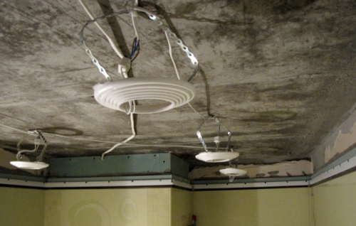 установка светильников в натяжной потолок своими руками