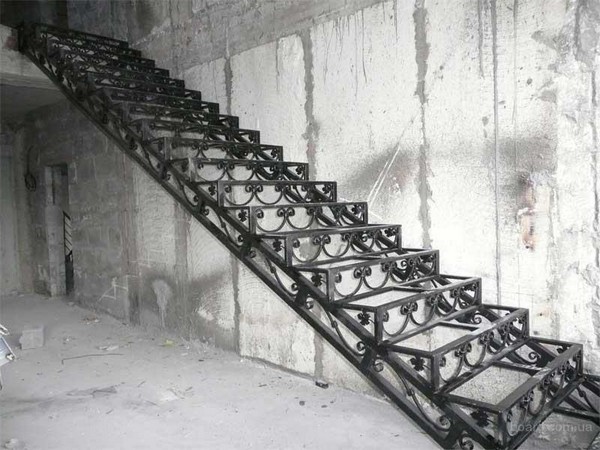 перила для лестницы из металла фото