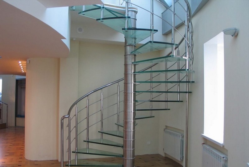 стеклянные ступени для лестниц фото