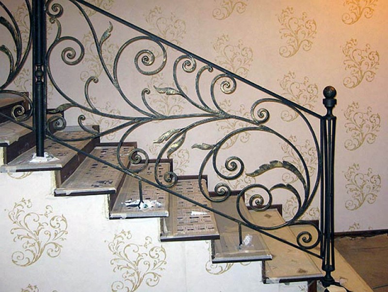 кованые перила для лестницы фото